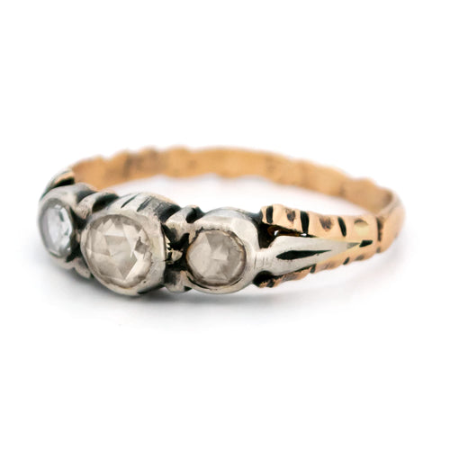 Bague 56 Bague trilogie en or jaune 14k et argent, diamants taille rose 58 Facettes 7F0D095BB9C4412DB0BF9781070A1B8A
