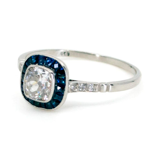 Bague 55 Bague halo en platine, diamants et saphirs 58 Facettes C3A10E2FADA749AA9DACD16984E79745