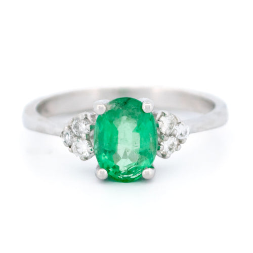 Bague 54 Bague en or blanc 18k, émeraude et diamants 58 Facettes F7D650BDFBEF4822B18867761C14008D