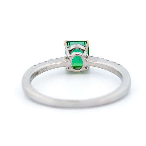 Bague 57 Bague en or blanc 18k, émeraude et diamants 58 Facettes 0CAAC7BCFFD24D0B8E9D18B08EF21411