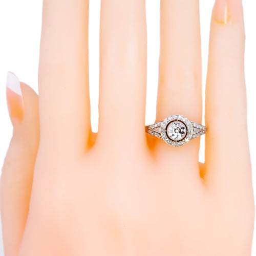 Bague 55 Bague halo en platine et diamants 58 Facettes 4B417232EA874314B786848693E1F8F4