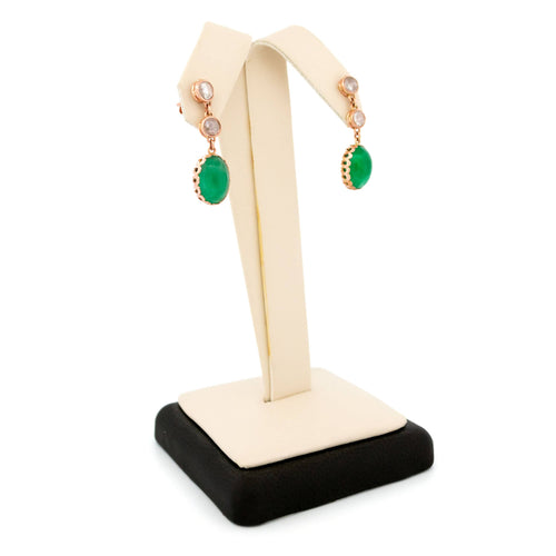 Boucles d'oreilles Boucles d’oreilles pendantes - Émeraudes et diamants taille rose en or 14k 58 Facettes 8060EC94C1E44A3E8465489D27AE75AD