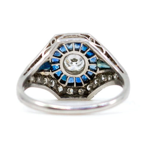 Bague 52 Bague Art déco en platine, diamants et saphirs 58 Facettes 4DC6CBC97F1B4D538C244260B6B76D38