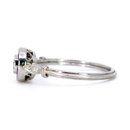 Bague 54 Bague halo en platine, diamant taille brillant et rubis 58 Facettes 313234AFD81747F2806371784A2DCAA9