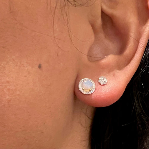 Boucles d'oreilles Boucles d’oreilles en or jaune et blanc 14k, opales et diamants 58 Facettes DD9B09E5FEBF4BD985C0E4738768BB0C