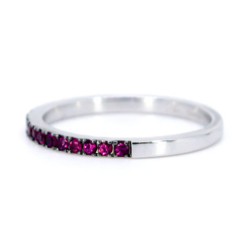 Bague 52.5 Bague demi-éternité en rubis et or 18k 58 Facettes 82F25892716C4648A75697B1B08DC126