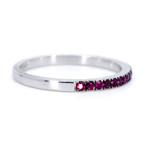 Bague 52.5 Bague demi-éternité en rubis et or 18k 58 Facettes 82F25892716C4648A75697B1B08DC126
