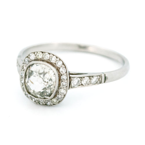 Bague 56 Bague halo en platine et diamants 58 Facettes 50C9739F724847B9BFF09C8DC73F53E7