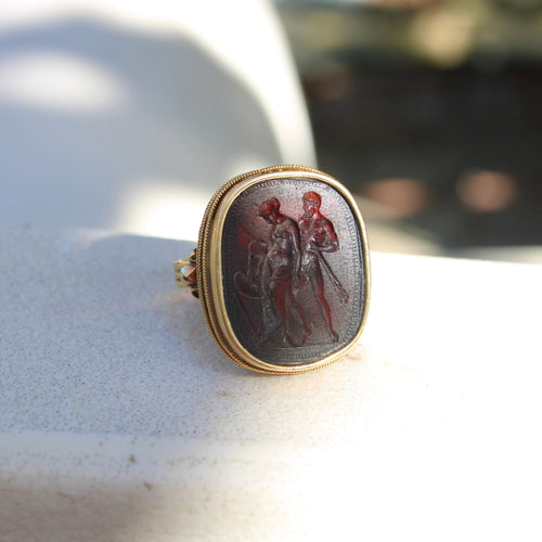 Bague 52 Georgian - Bague intaille Tassie en or 18K et verre rouge 58 Facettes