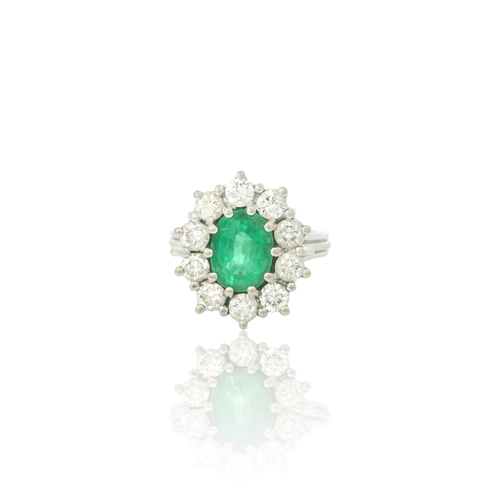 Bague 53 Bague cluster vintage avec émeraude ovale et diamants 58 Facettes
