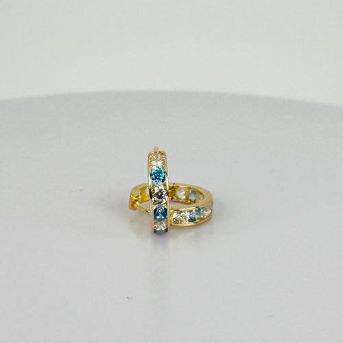 Boucles d'oreilles Boucles d'oreilles vintage en or jaune 14 ct, aigues-marines et saphirs blancs 58 Facettes 2604011