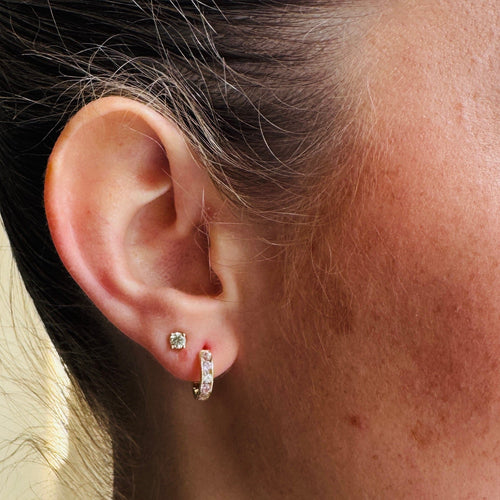 Boucles d'oreilles Boucles d'oreilles en or jaune avec saphirs blancs et roses 58 Facettes 2604031