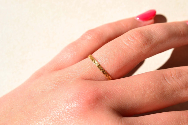 Bague 52 Alliance stylisée en or jaune 18 carats 58 Facettes Ref3967