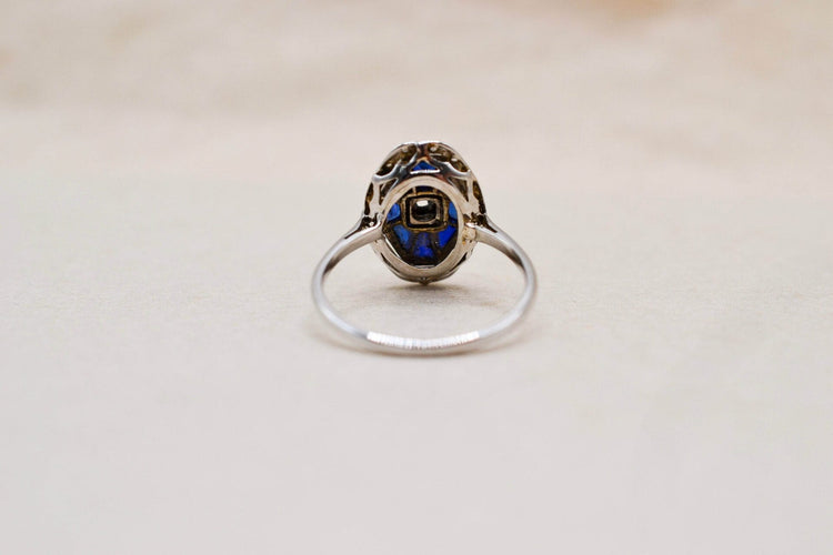 Bague 51.5 Art déco - Bague octogonale en or blanc, diamants et saphirs 58 Facettes 3930