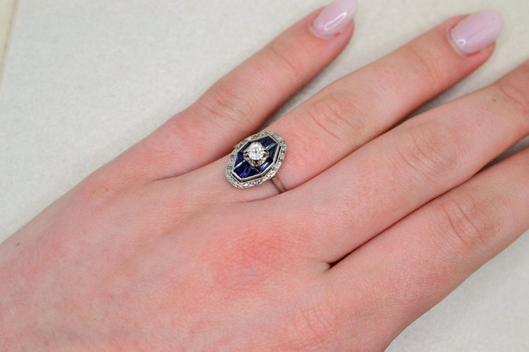 Bague 51.5 Art déco - Bague octogonale en or blanc, diamants et saphirs 58 Facettes 3930