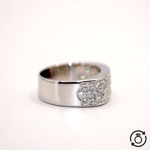 Bague 54 Bague bandeau en or blanc 18k pavée de diamants 58 Facettes 17R