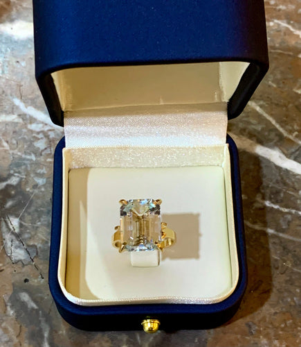 Bague 57.5 Bague en or jaune 18 carats et aigue-marine 10 carats 58 Facettes B383