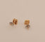 Boucles d'oreilles Boucles d'oreilles - Puces carrées en or jaune et blanc avec brillants 58 Facettes 2504629