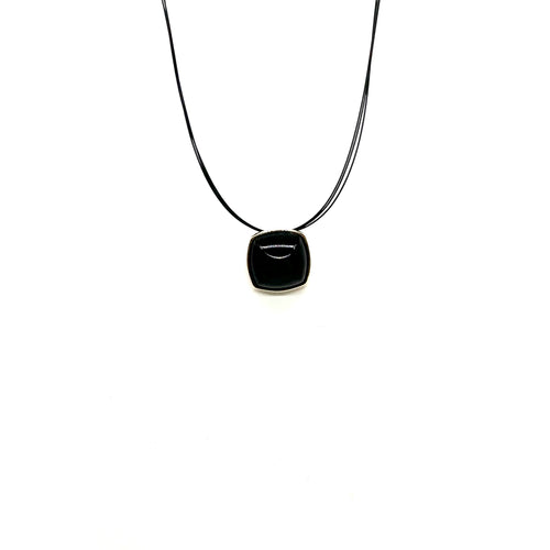 Baccarat - Collier en or jaune et cristal noir 58 Facettes Z15B51804