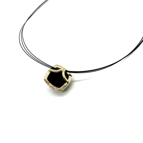 Baccarat - Collier en or jaune et cristal noir 58 Facettes Z15B51804