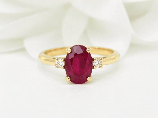 Bague 53 Bague en or jaune avec rubis et diamants 58 Facettes F5072
