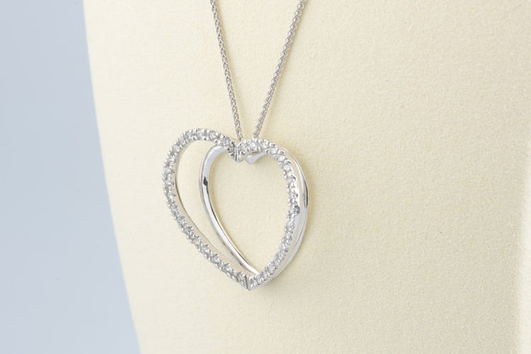 Collier Collier cœur en or blanc 18K et diamants 58 Facettes CL53500093-107