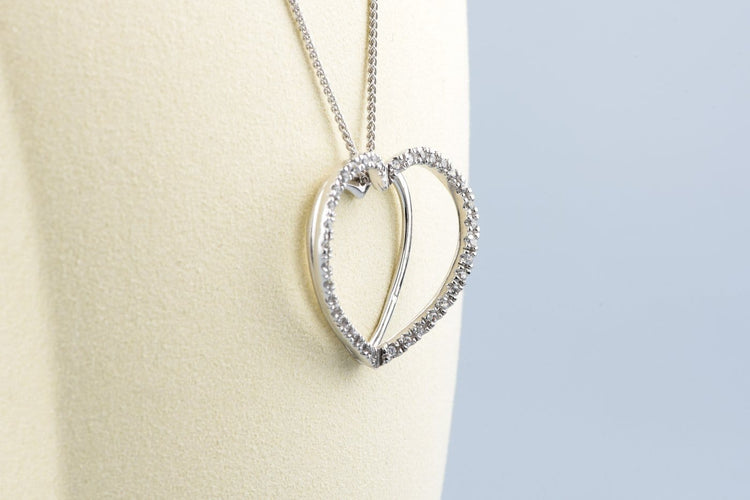 Collier Collier cœur en or blanc 18K et diamants 58 Facettes CL53500093-107
