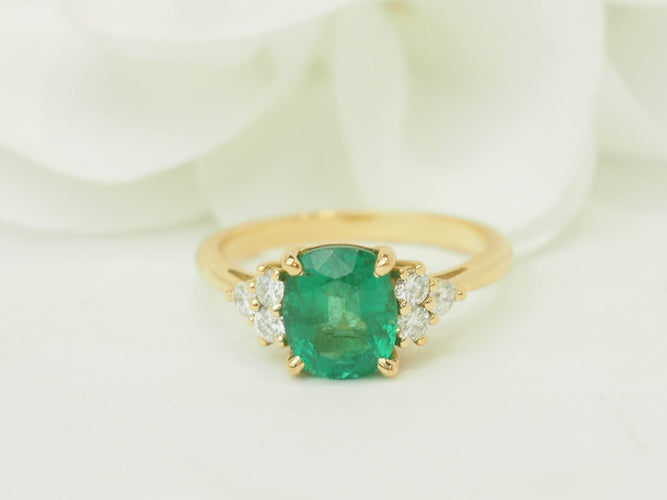 Bague 56 Bague émeraude 2 ct et diamants en or jaune 18 ct 58 Facettes F5069