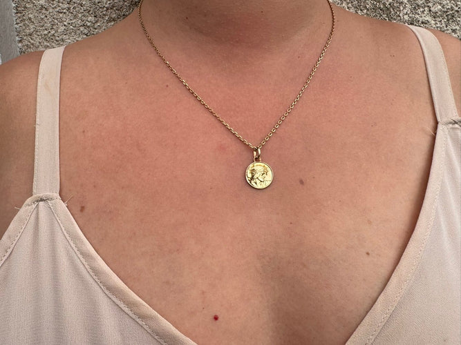 Pendentif Médaille du Christ en or rose 18 carats 58 Facettes id: 1763685