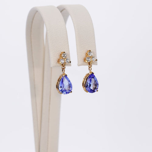 Boucles d'oreilles Boucles d'oreilles en or jaune, tanzanites et diamants 58 Facettes E011