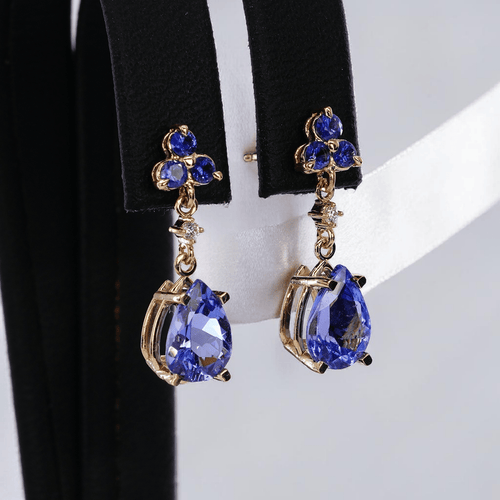 Boucles d'oreilles Boucles d'oreilles en or jaune 14 ct, tanzanites, saphirs et diamants 58 Facettes E012