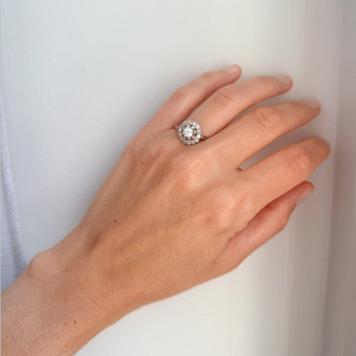 https://cdn.shopify.com/s/files/1/0943/8576/6747/files/marguerite-diamant.jpg?v=1779375090