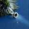 Bague 50 Bague marguerite en or blanc 18 carats, saphir et diamants, vers 1960 58 Facettes BIJ164