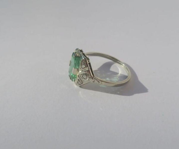 Bague 54 Bague Art déco en or blanc 18k, émeraude et diamants 58 Facettes Bague