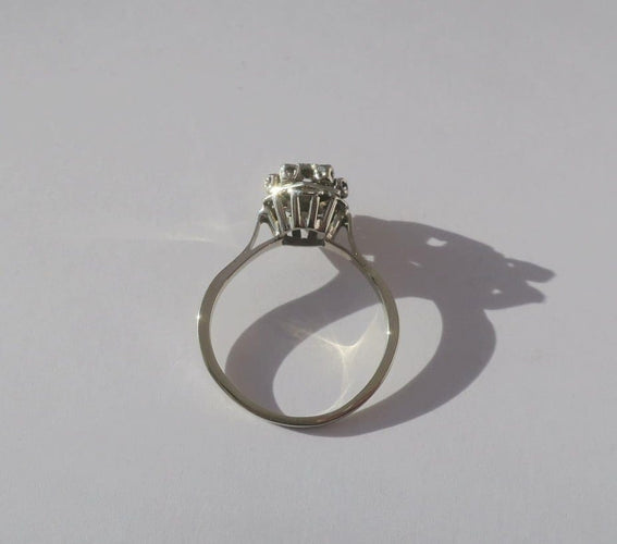 Bague 57 Bague marguerite en or blanc et diamants 58 Facettes Bague