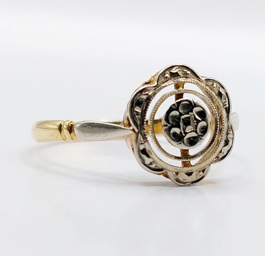 Bague Art déco fleur ciselée en or 18k 58 Facettes A07237