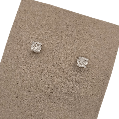 Boucles d'oreilles Boucles d'oreilles puces en or blanc et brillants 58 Facettes 2090738