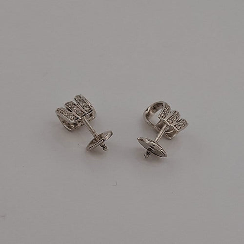 Boucles d'oreilles Boucles d'oreilles en or blanc et brillants 58 Facettes 2752670
