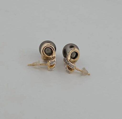 Boucles d'oreilles Boucles d'oreilles en or jaune, perles de Tahiti et diamants 58 Facettes 2820153