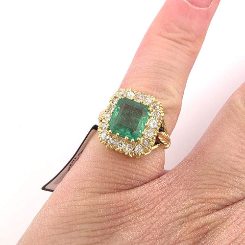 Bague 52 Bague en or jaune 18 ct, diamants et émeraude 58 Facettes 299/26 H