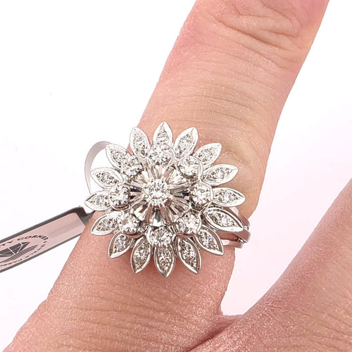 Bague 52 Bague en or blanc 18 kt et diamants 58 Facettes 340/26 B 179/26