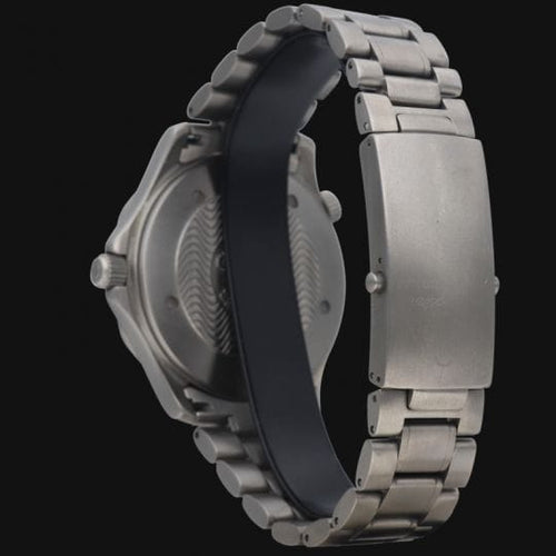 Montre Omega Seamaster Professional 300M - Montre en titane 58 Facettes MT46602