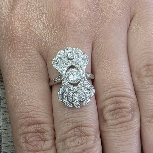 Bague 52 Bague en or blanc 18 kt et diamants 58 Facettes 379/26 A 188/26
