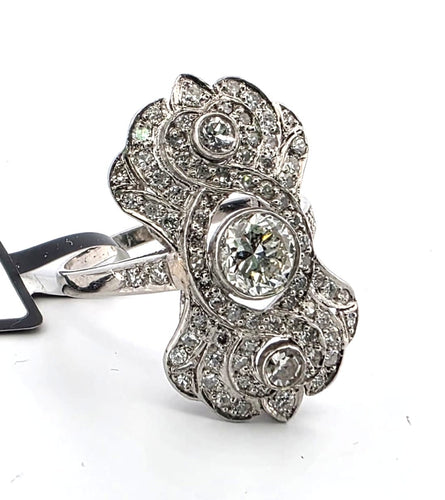 Bague 52 Bague en or blanc 18 kt et diamants 58 Facettes 379/26 A 188/26