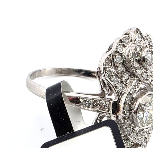 Bague 52 Bague en or blanc 18 kt et diamants 58 Facettes 379/26 A 188/26