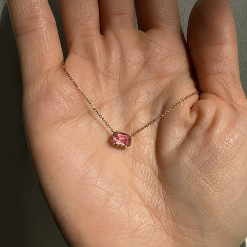 Collier Love More - Collier serti clos en or 18K et saphir padparadscha 58 Facettes GPD1015PP
