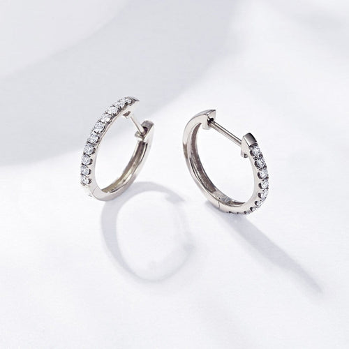 Boucles d'oreilles Embrace - Boucles d'oreilles créoles en or blanc et diamants 58 Facettes GER1356WG