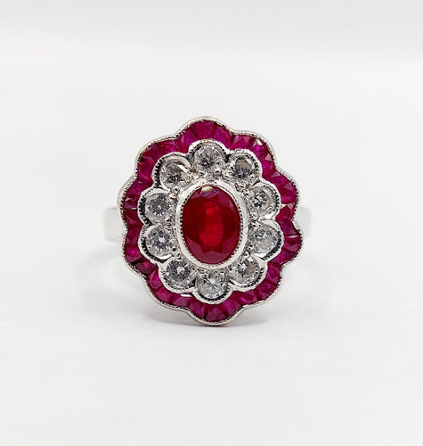 Bague 53.5 Bague marguerite vintage en or blanc, rubis et diamants 58 Facettes A07261