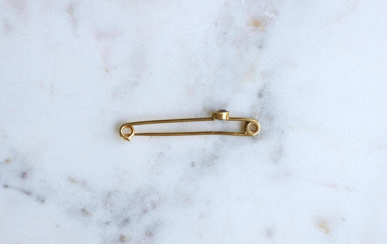 Broche Broche épingle à nourrice en or jaune et saphir de Ceylan 58 Facettes