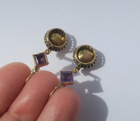 Boucles d'oreilles Dormeuses - Boucles d’oreilles en or jaune, perles, améthystes et pâte de verre 58 Facettes Boucles d'oreilles